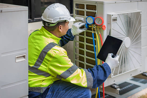 Professional Hvac technician working in Edison, NJ